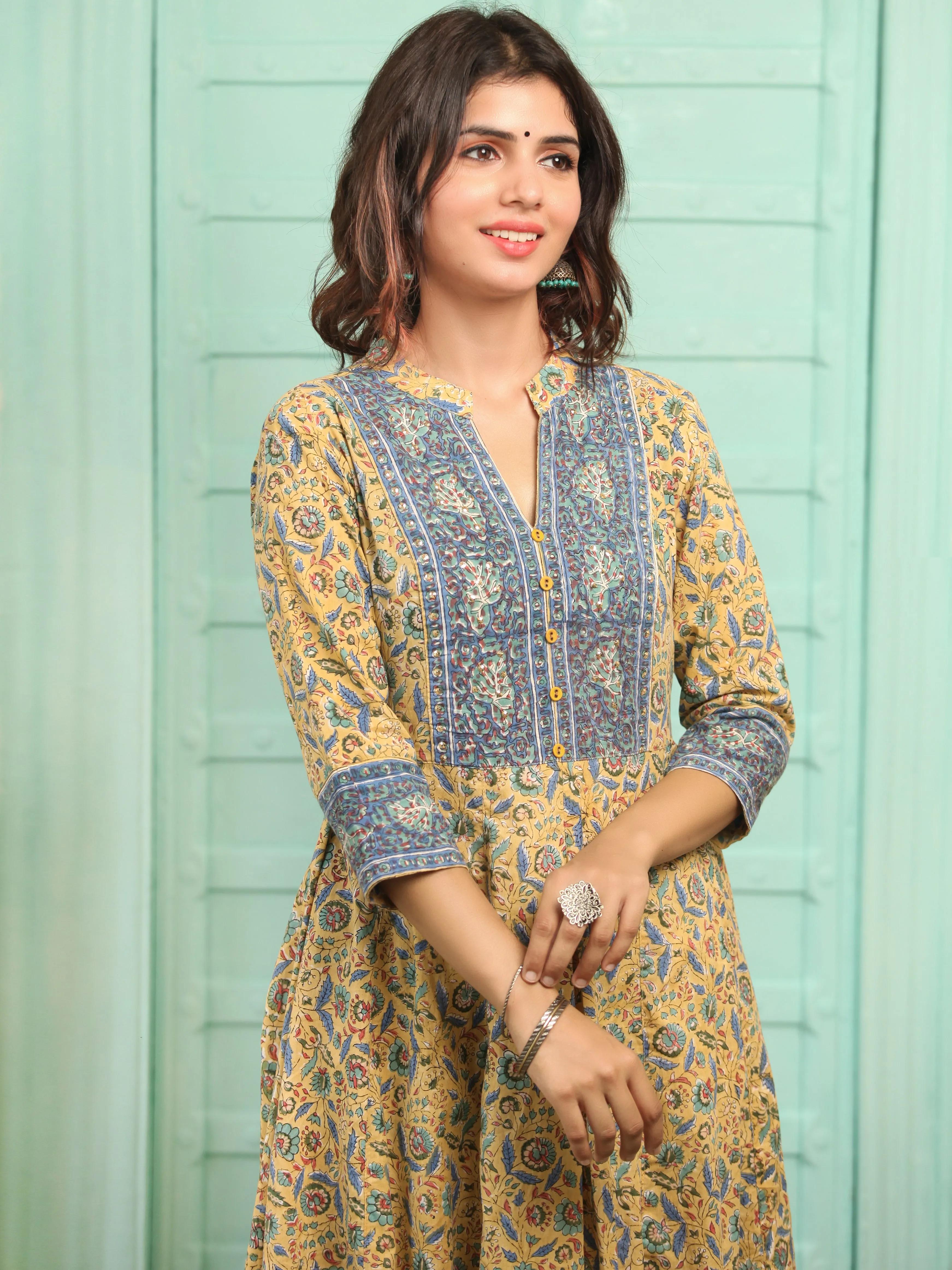 Jashn Mehroz Flared Kurta