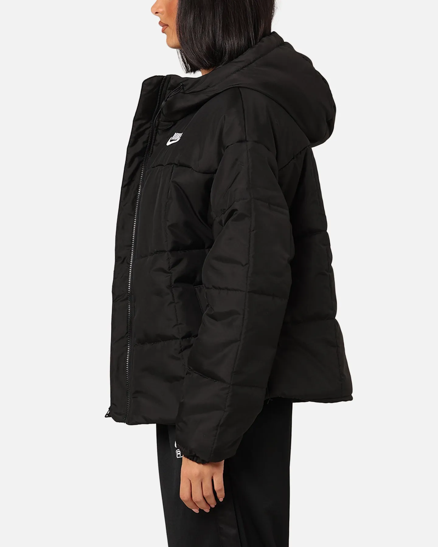 Nike Women's Sportswear Classic Puffer Therma-FIT Loose Hooded Jacket Black/White