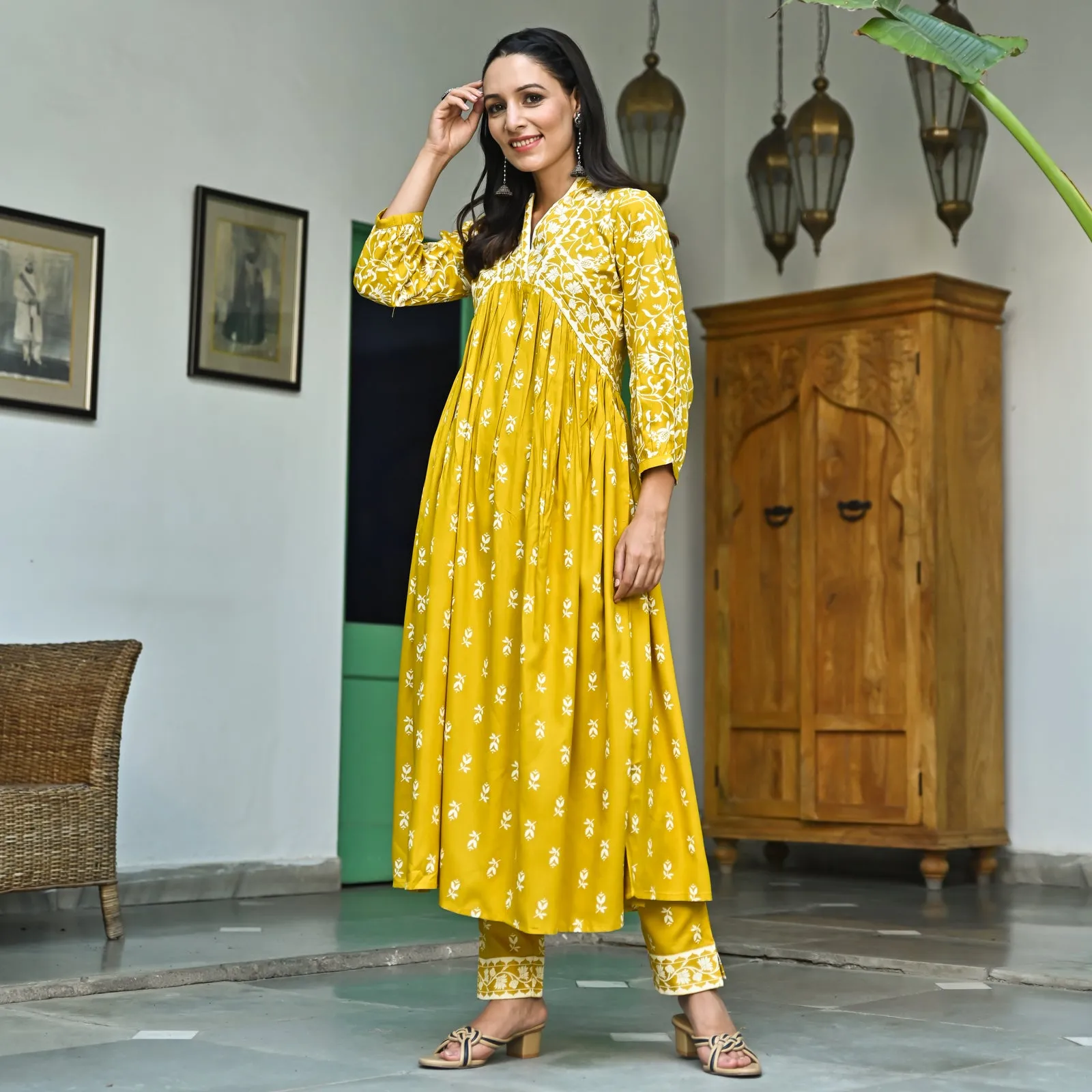 Yellow Floral Jaal V Neck Kurta Pant Co-ord Set