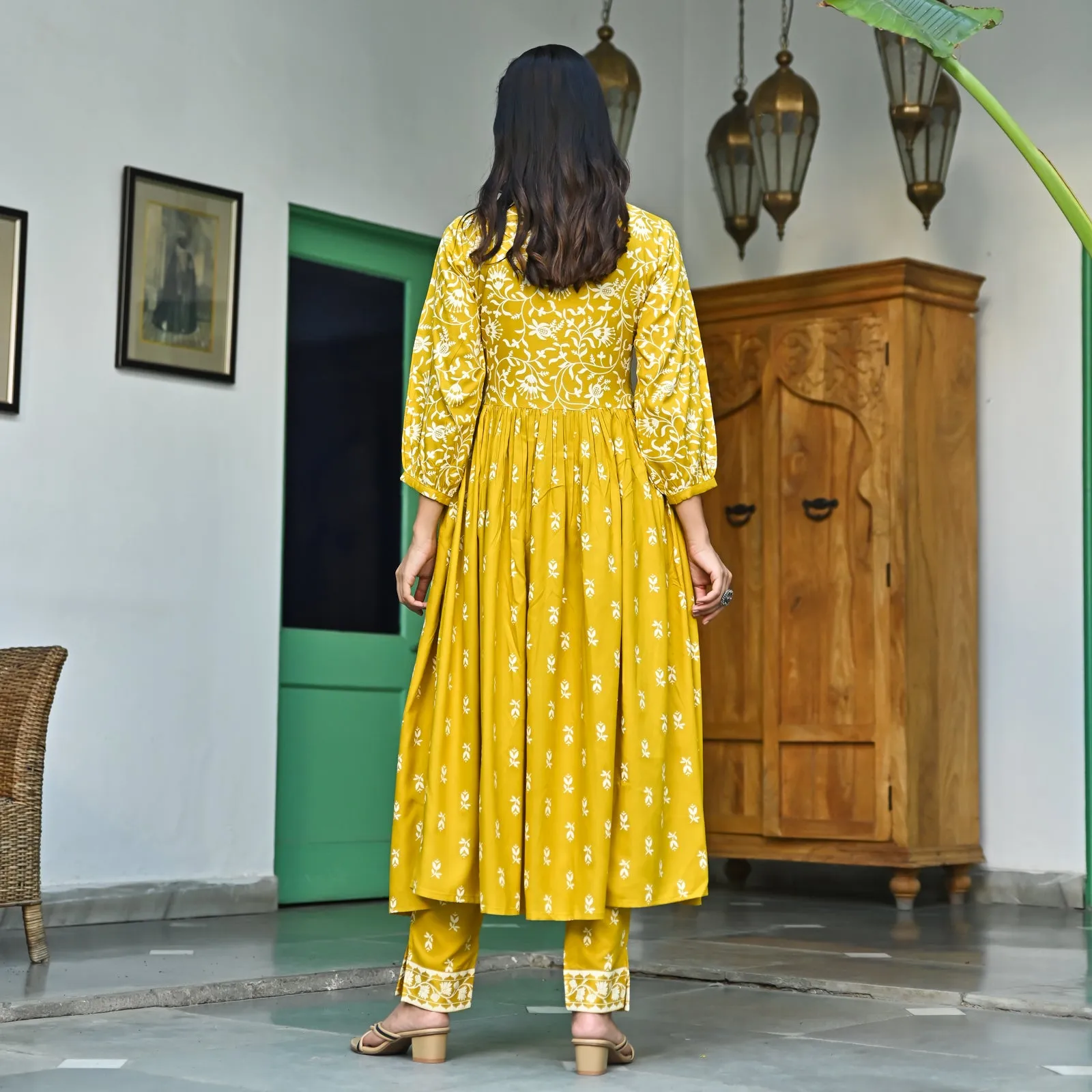 Yellow Floral Jaal V Neck Kurta Pant Co-ord Set